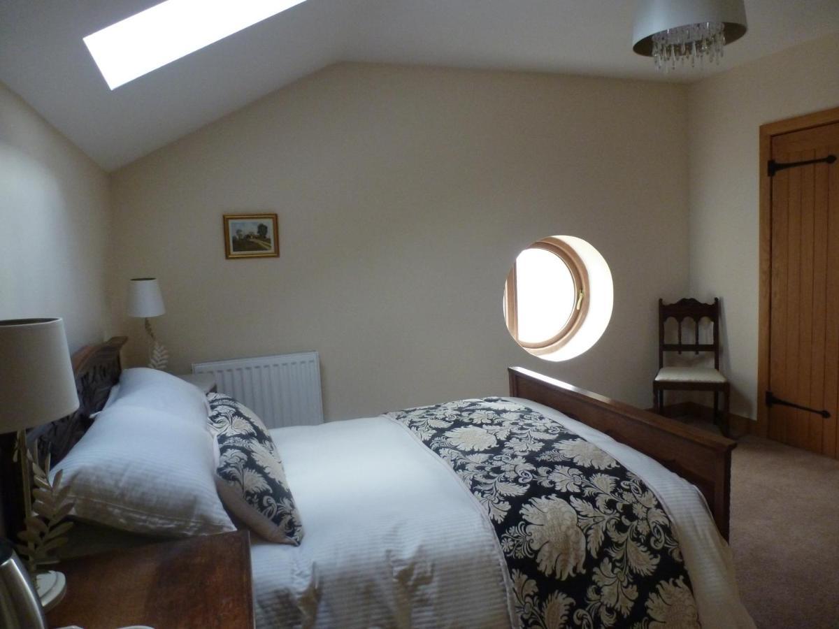Mile House Barn Bed & Breakfast ナントウィッチ エクステリア 写真